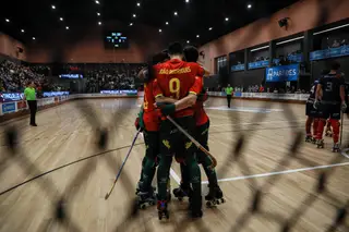 Hóquei em patins: Portugal inicia defesa do título mundial com goleada à França