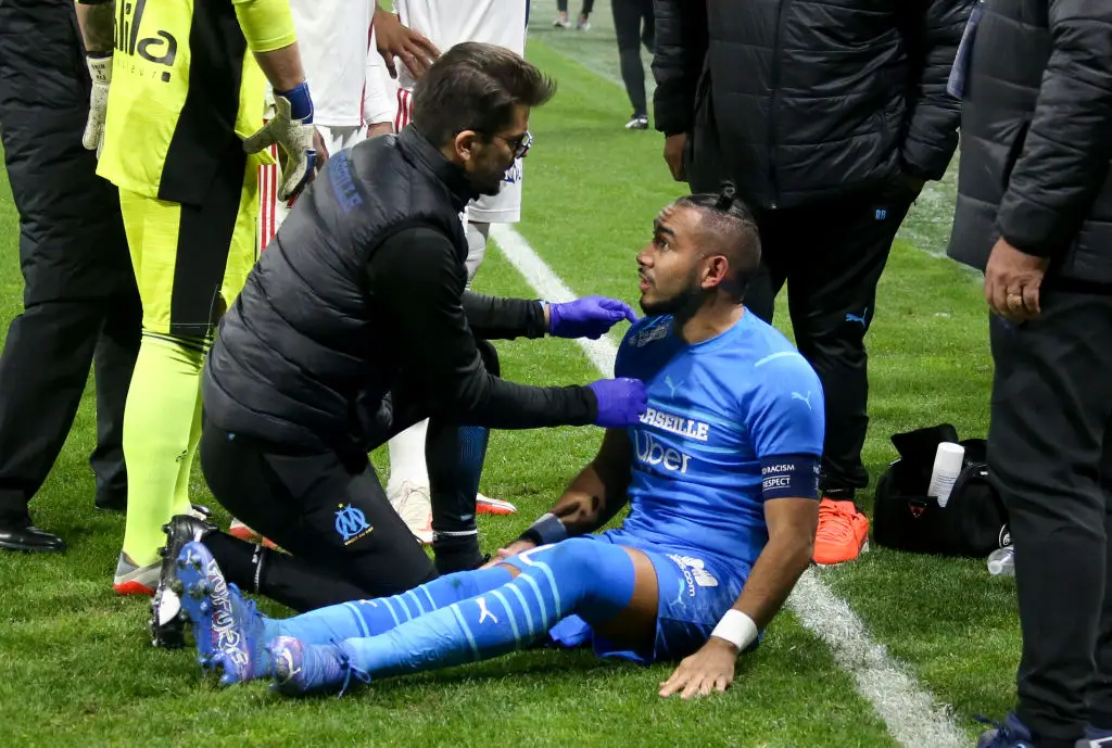 Payet foi atingido por uma garrafa de água e o Lyon-Marselha durou cinco minutos