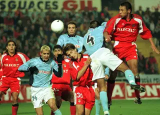 Foi a segunda maior derrota de sempre do Benfica (em 1933, perdeu 8-0 contra o FC Porto). Na defesa jogaram Andrade, Rojas, Ronaldo e Paulo Madeira