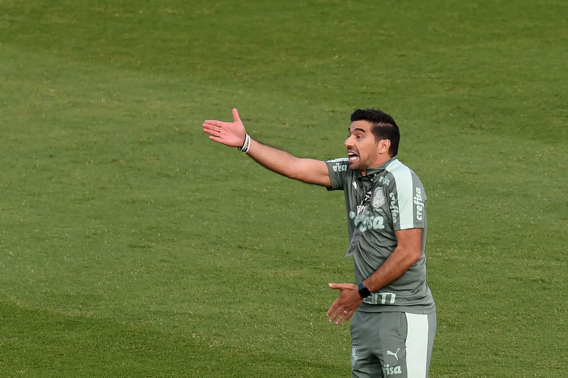 Abel assume estar no seu "limite mental" e diz que fará uma "reflexão com a família" para decidir o seu futuro