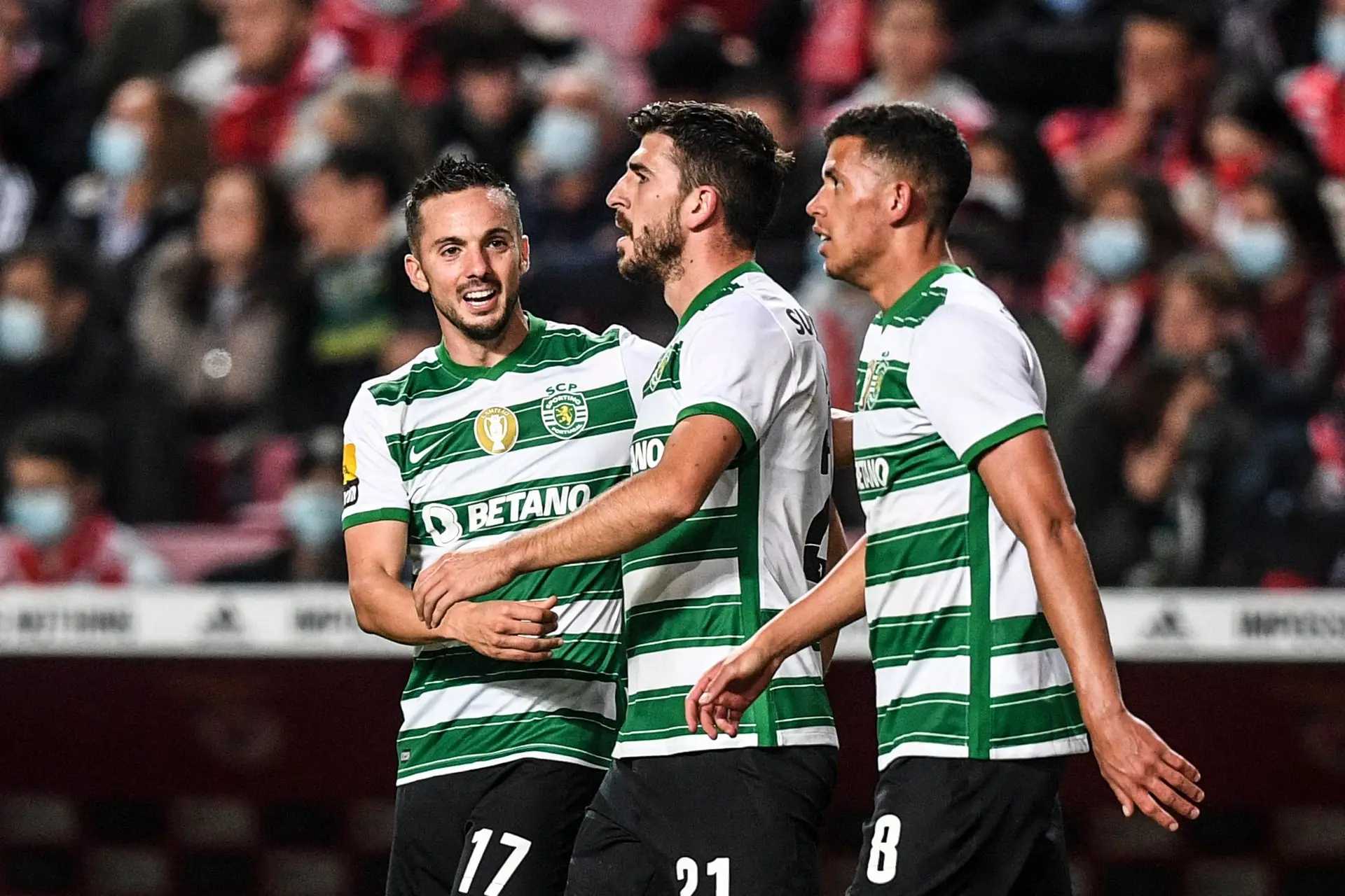 Paulinho e Palhinha de regresso no Sporting. Um está no onze, o outro no banco