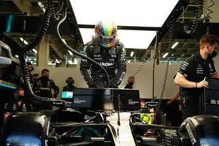 Lewis Hamilton partirá à frente de toda a gente na corrida que pode decidir o título mundial de F1
