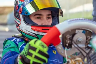 Com apenas 11 anos, a portuguesa Maria Germano Neto vence a final do FIA Girls on Track e recebe o apoio da Ferrari Driver Academy