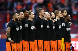 Federação dos Países Baixos acha que “o futebol devia ‘puxar’ por uma mudança geral nos direitos humanos”. A começar pelo Mundial do Catar