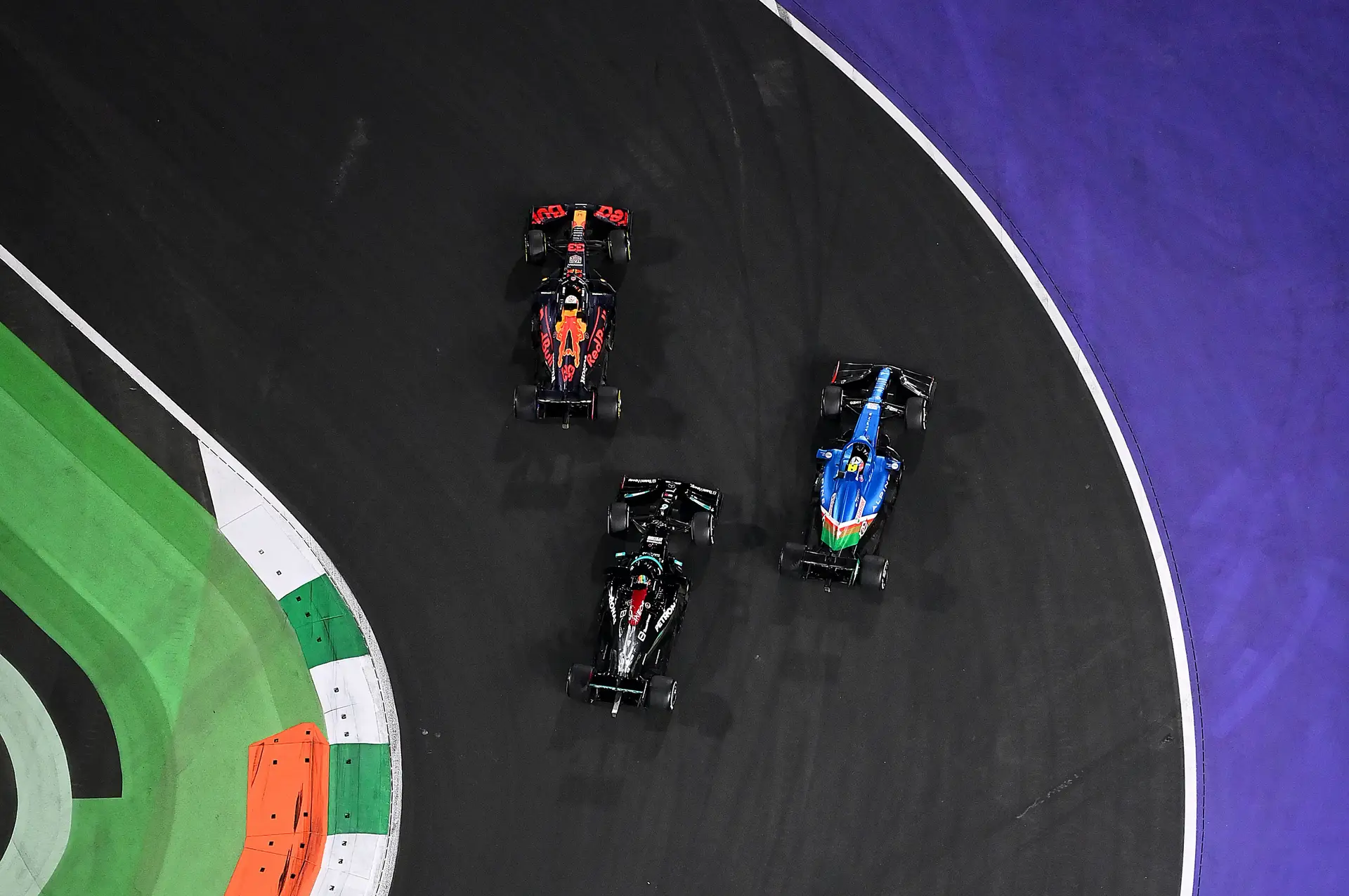 Afinal, há ou não há demasiadas penalizações na Fórmula 1? “A FIA às vezes complica um bocadinho”, “Charlie Whiting faz muita falta”