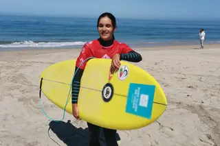 É o bis para Marta Paço: portuguesa sagra-se campeã mundial de surf adaptado pela segunda vez consecutiva