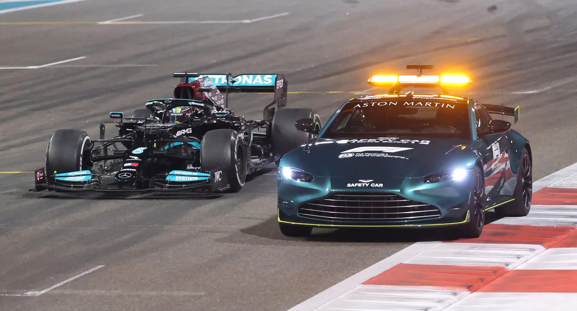 O título mundial de F1 foi entregue, mas foi mesmo? Caso a Mercedes avance para recurso, a dúvida vai permanecer por pelo menos dois meses