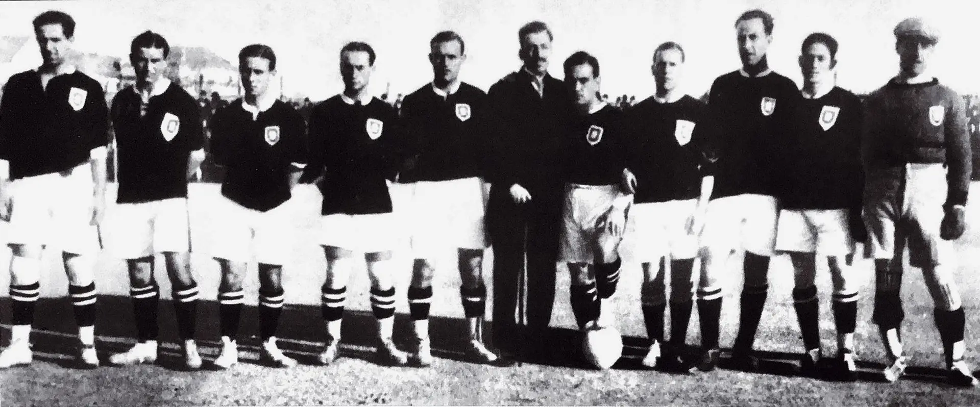 Guerras norte-sul, as camisolas pretas e seis treinadores: a primeira vez da seleção nacional foi há 100 anos
