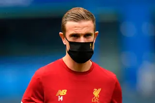 Henderson, capitão do Liverpool: “Ninguém se preocupa com a saúde dos jogadores. Não recebem o respeito que merecem”