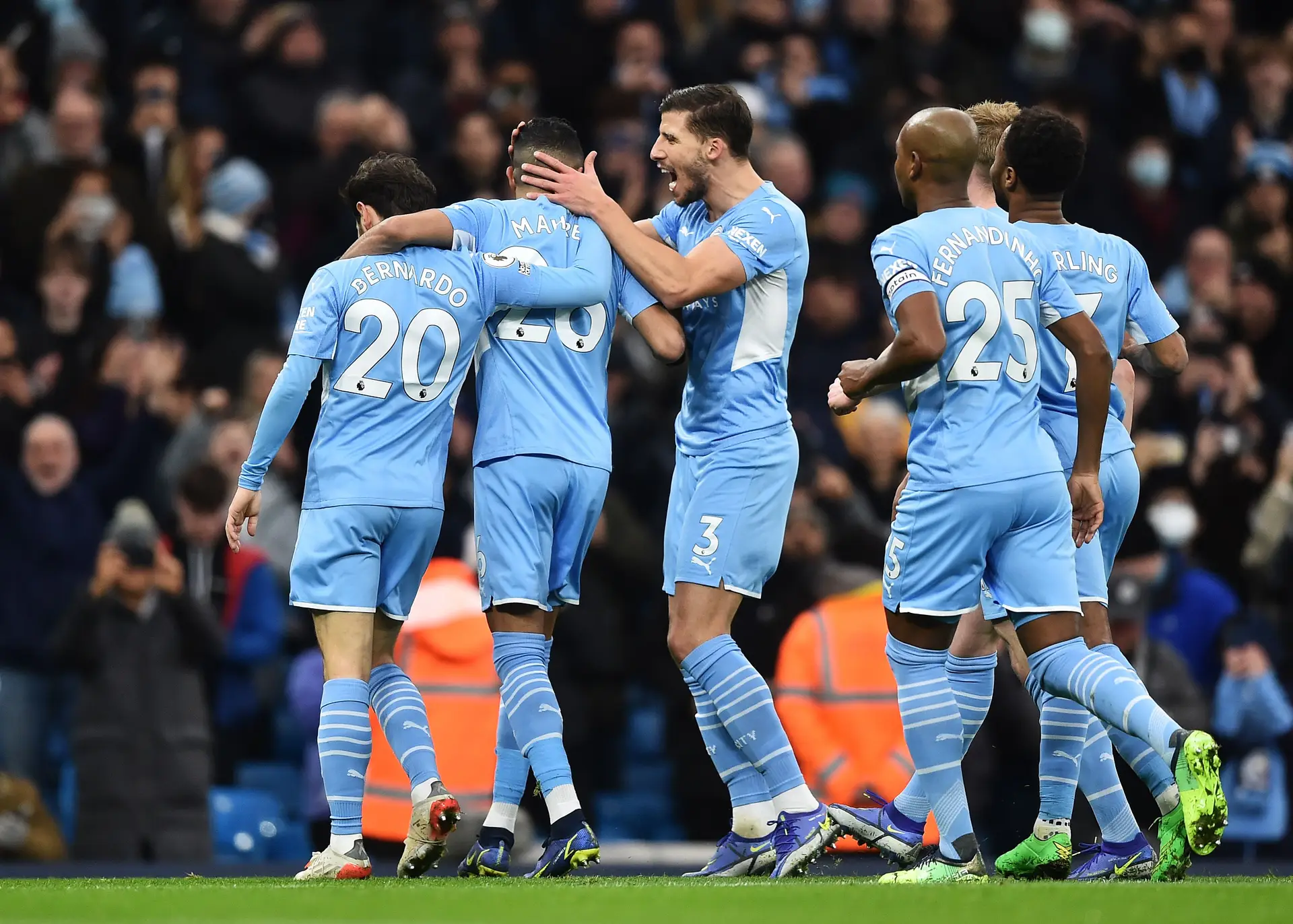 Manchester City vence Real Madrid em jogo com sete golos - Futebol