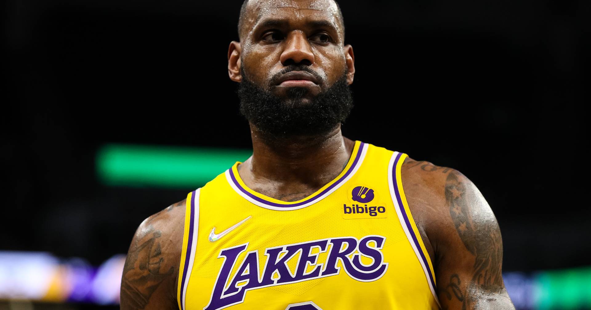 LeBron James segue fora dos Lakers por tempo indeterminado