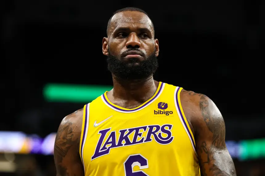 Enquanto a NBA não volta os cinco melhores jogos de LeBron na