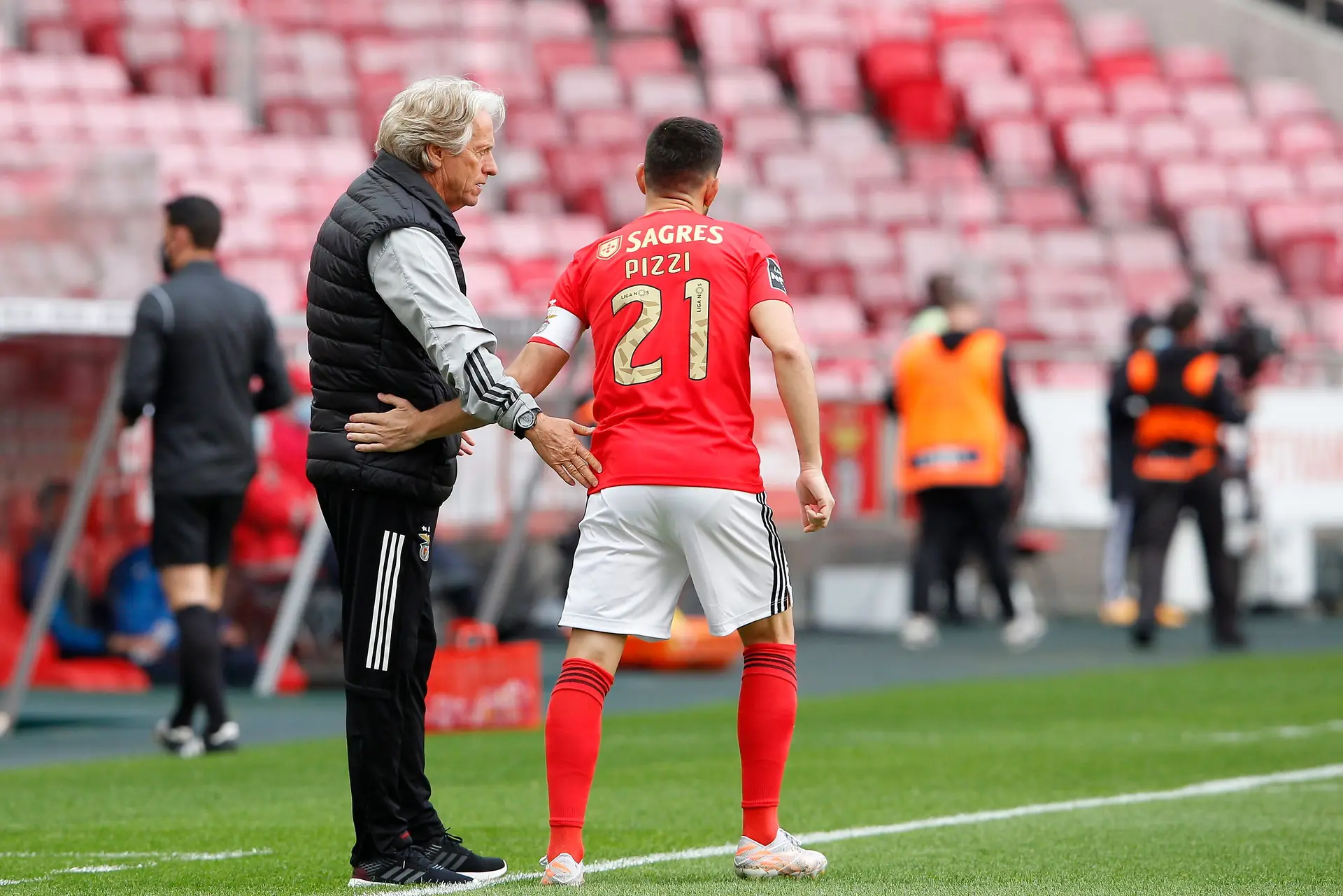 Jorge Jesus coloca Pizzi a treinar à parte (e presença do técnico no clássico ainda não é certa)