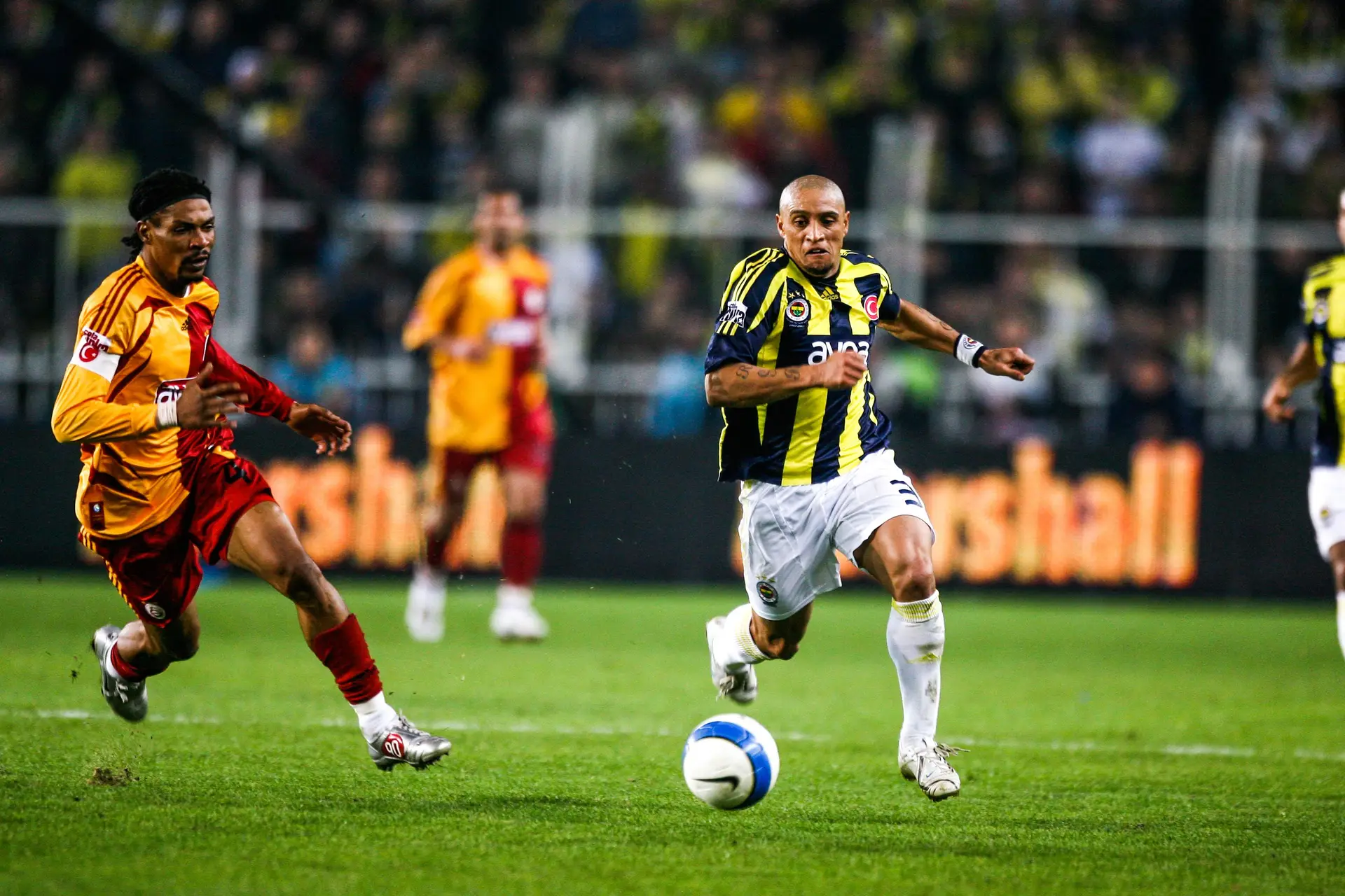 E se Roberto Carlos voltar ao Fenerbahçe como treinador?