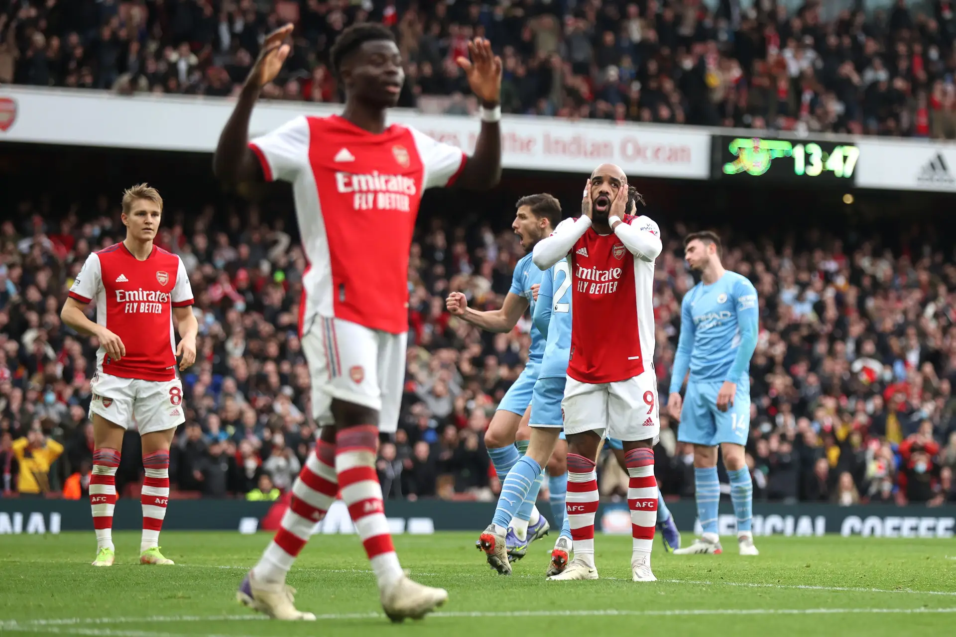 Futebol: Arsenal cimenta liderança na Premier League