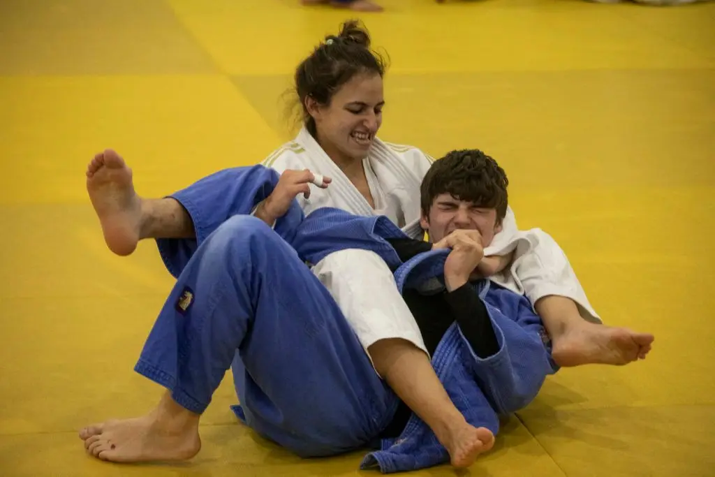 Joana Santos, campeã mundial de judo para surdos, num treino em Faro (Foto: Tiago Miranda)