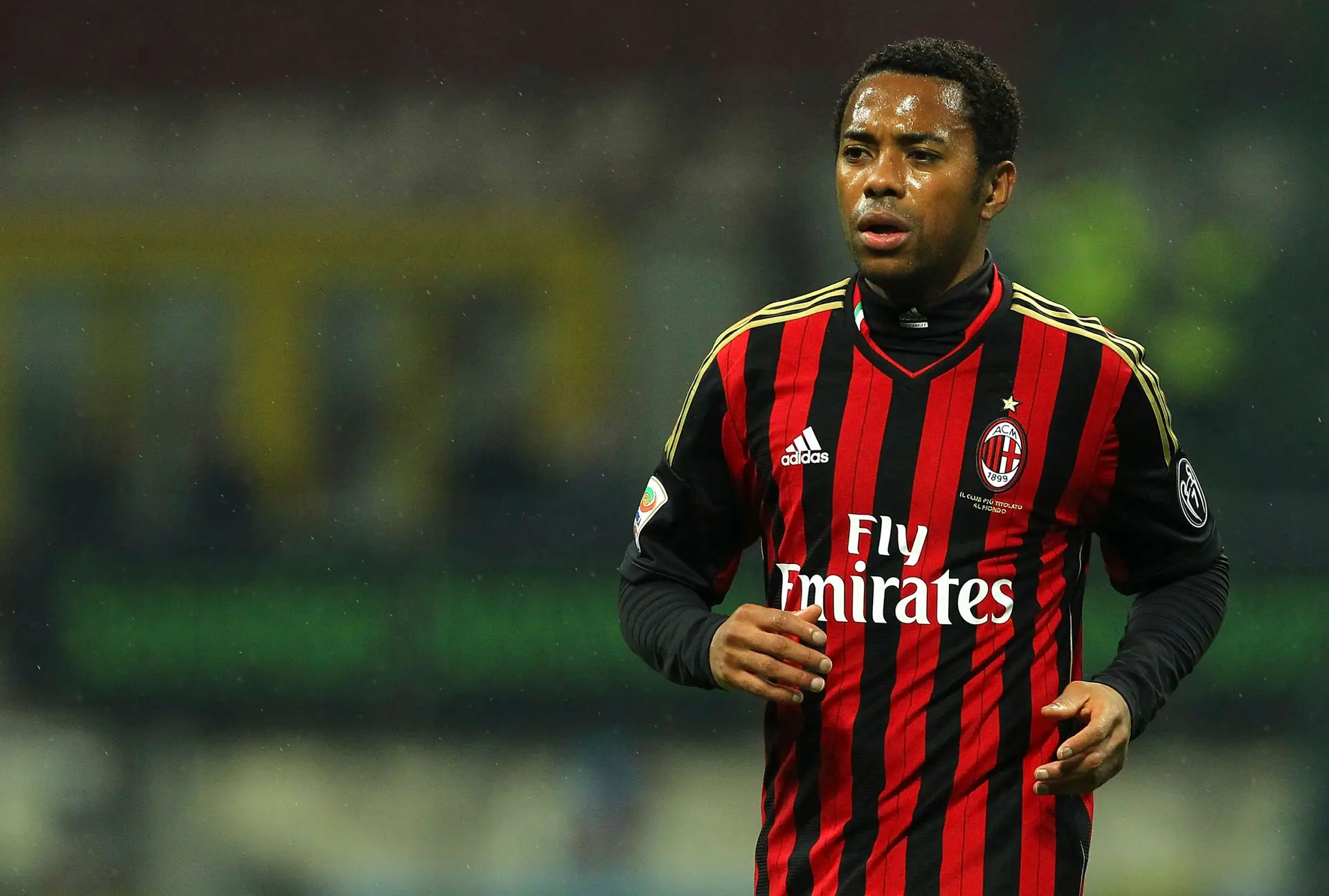 Tribunal italiano confirma nove anos de prisão efetiva para Robinho por violação. Mas avançado só será preso se sair do Brasil