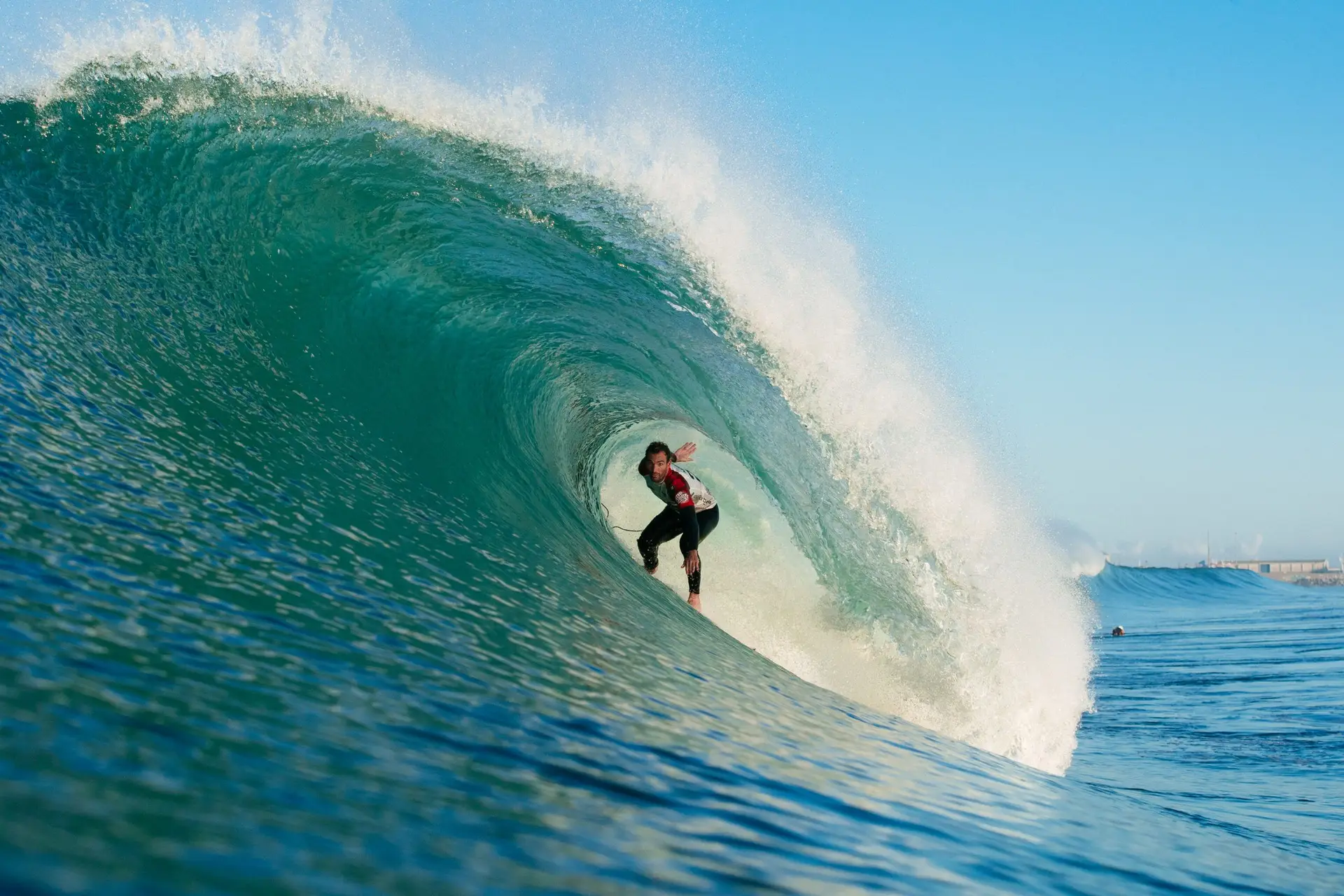 Atletas nascidos fora da UE e Brasil, mas residentes em Portugal, vão ser autorizados a competir no circuito nacional de surf