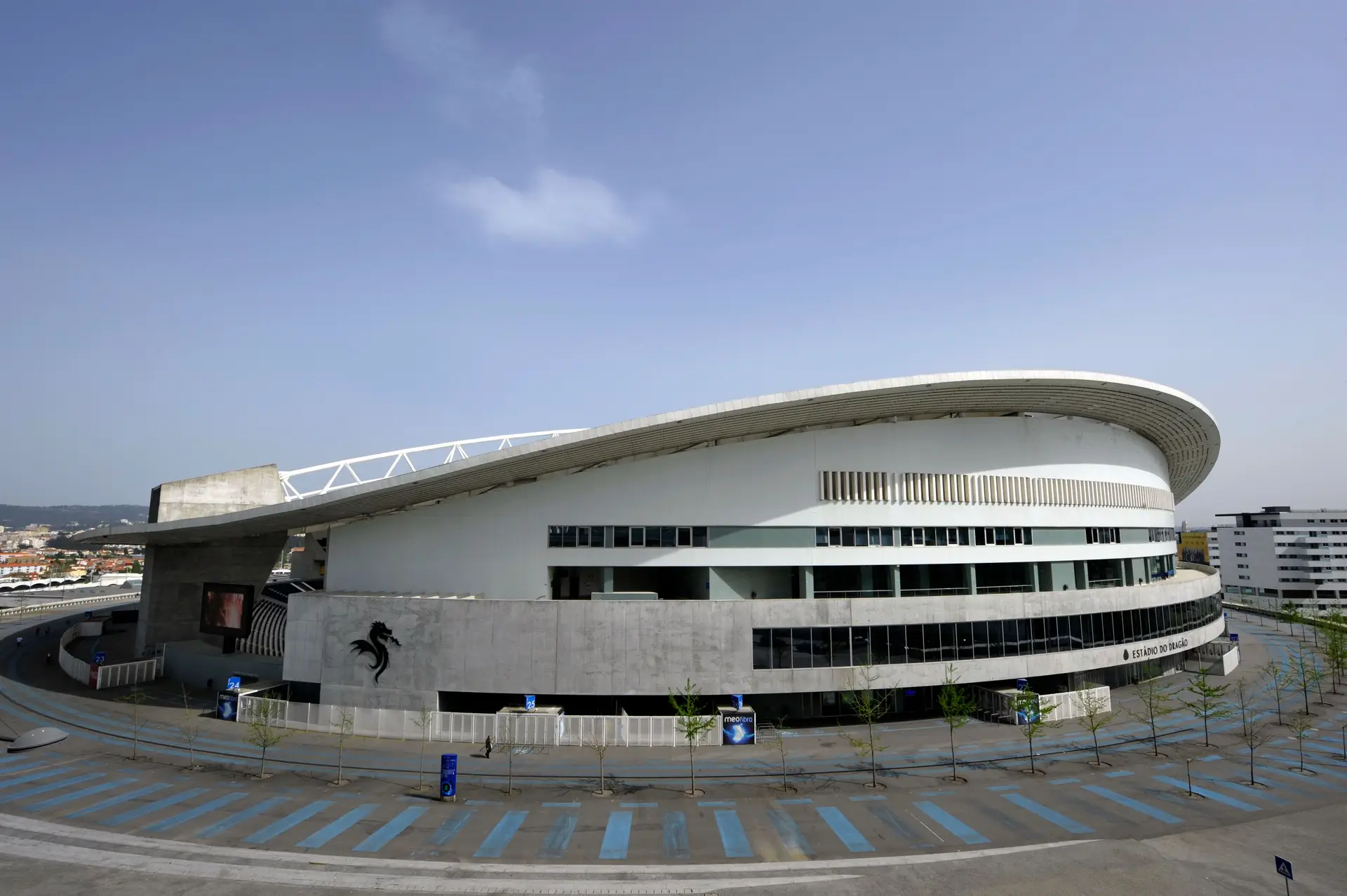 Atrasos, mudança de local e violência: Assembleia Geral do FC Porto marcada por caos e confrontos, acabou adiada para dia 20