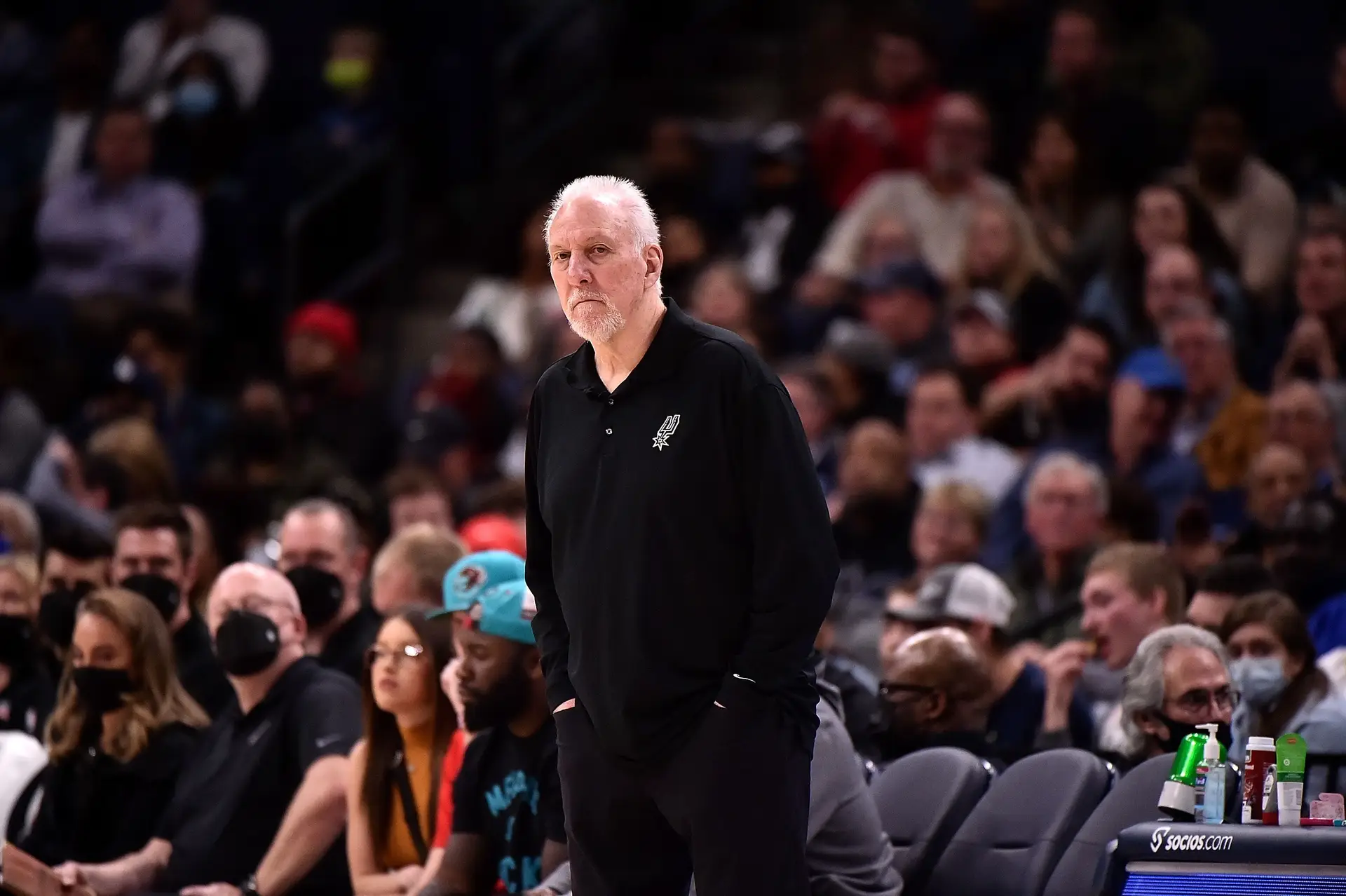 Gregg Popovich. O rezingão de coração enorme é o treinador com mais vitórias na história da NBA