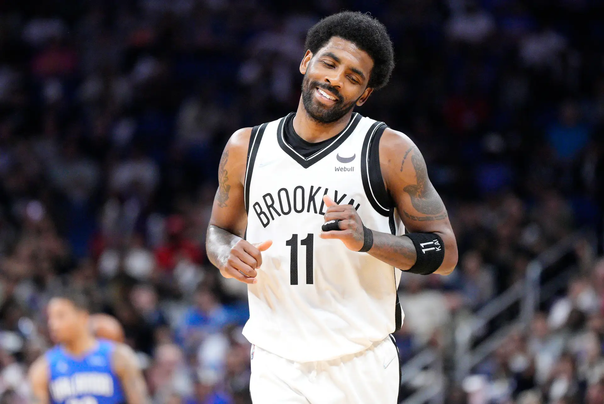 Kyrie Irving, anti-vacinas e jogador em part-time, marcou 60 pontos no jogo entre os Nets e os Magic. “Soube-me bem”, disse no final