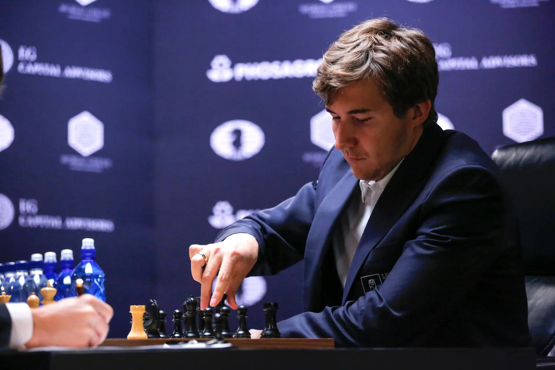 Carlsen jogará seu 5º Campeonato Mundial em Dubai em novembro