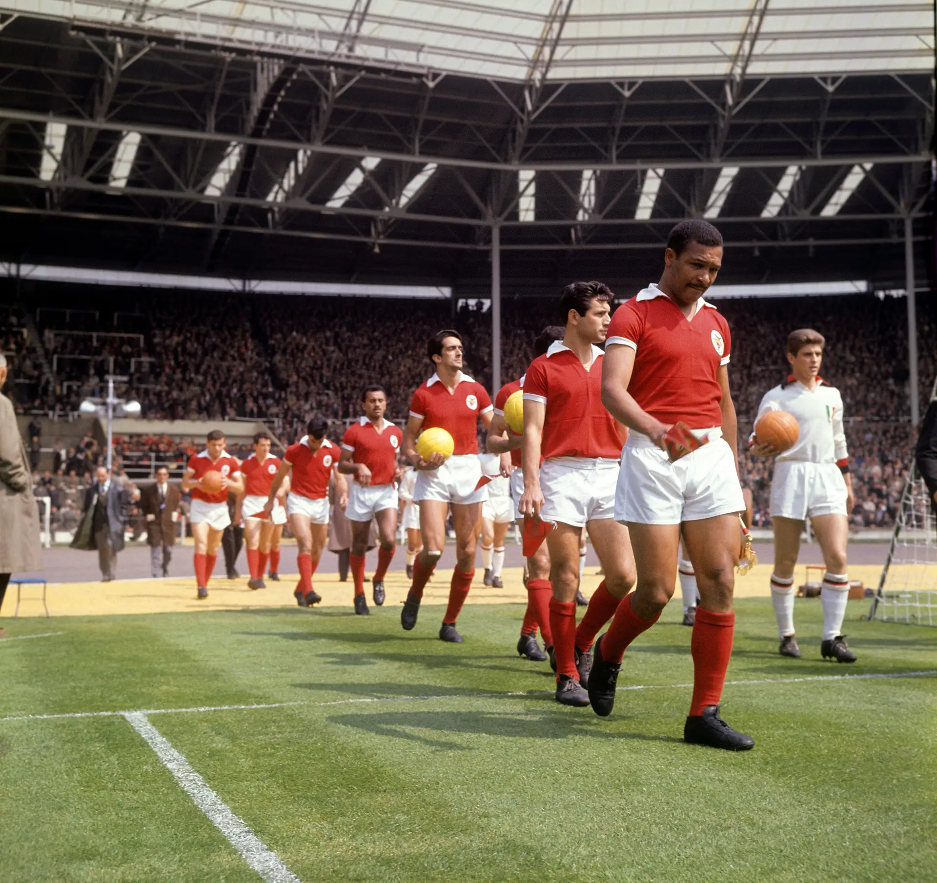 Brasileiro realiza sonho de jogar em Wembley, mas como jogador de futebol  americano