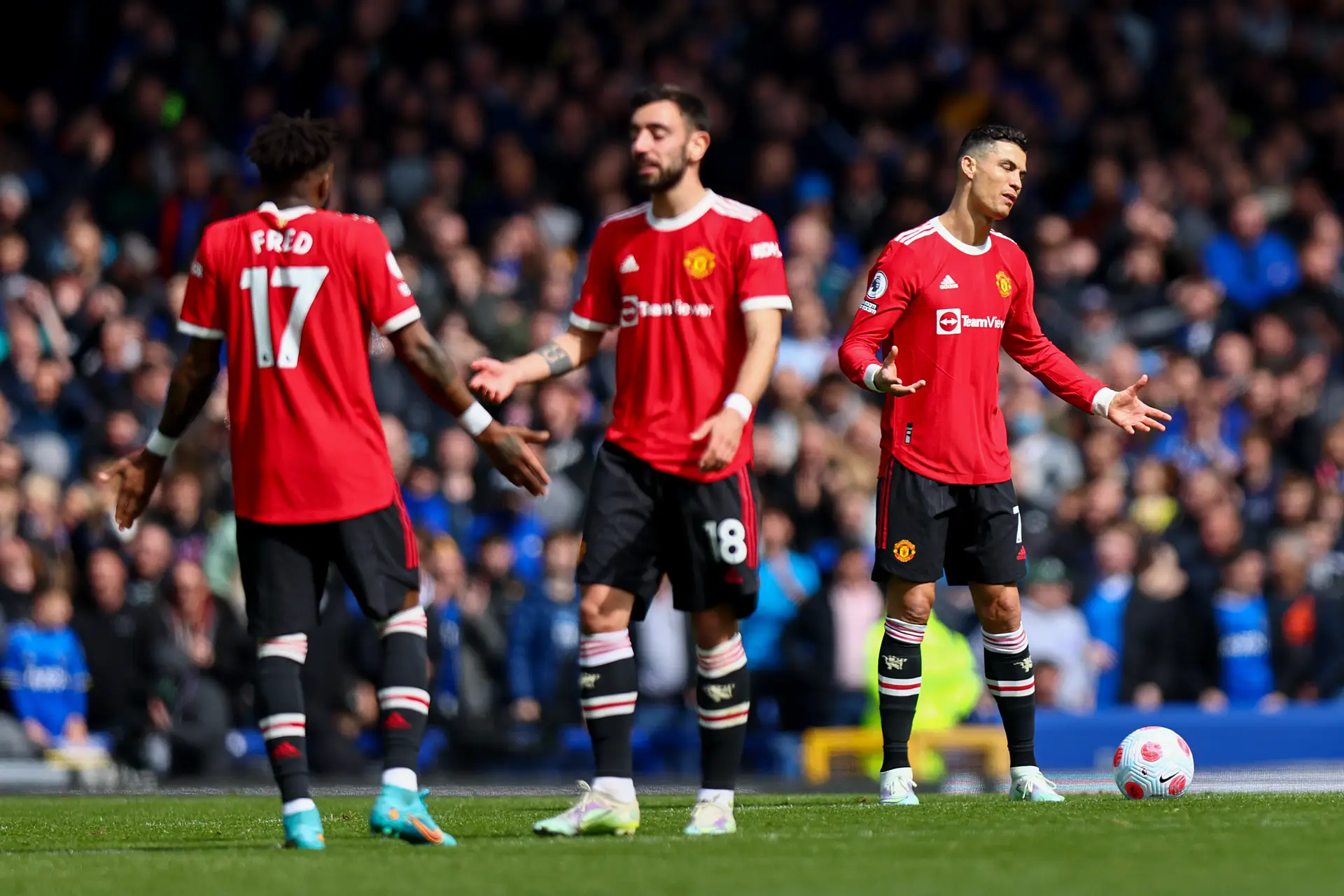 Em alta no Manchester United, Rashford vê renovação emperrar