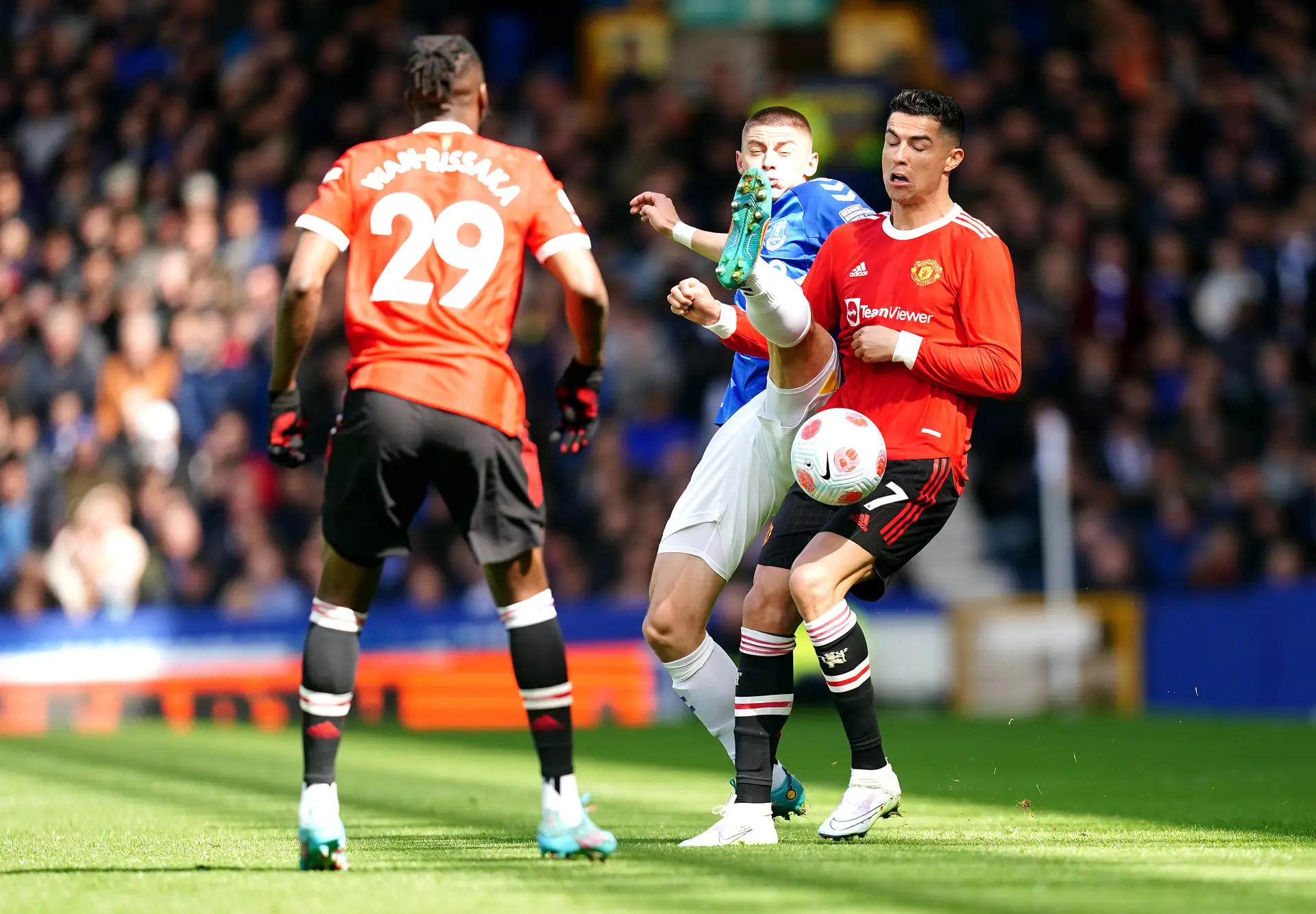 Em alta no Manchester United, Rashford vê renovação emperrar