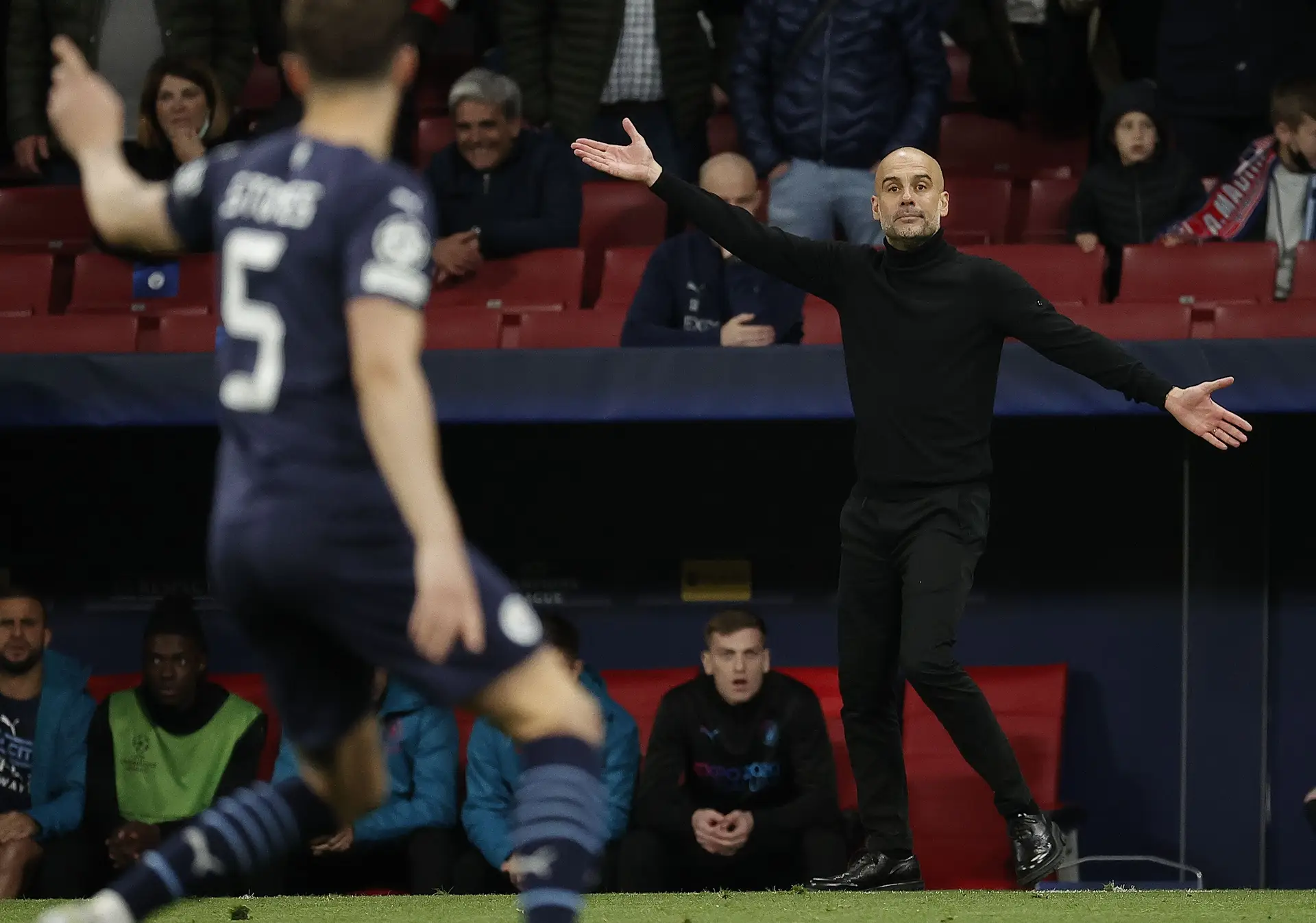 A utopia do controlo em Guardiola, que sobreviveu ao caos e desconforto de Madrid