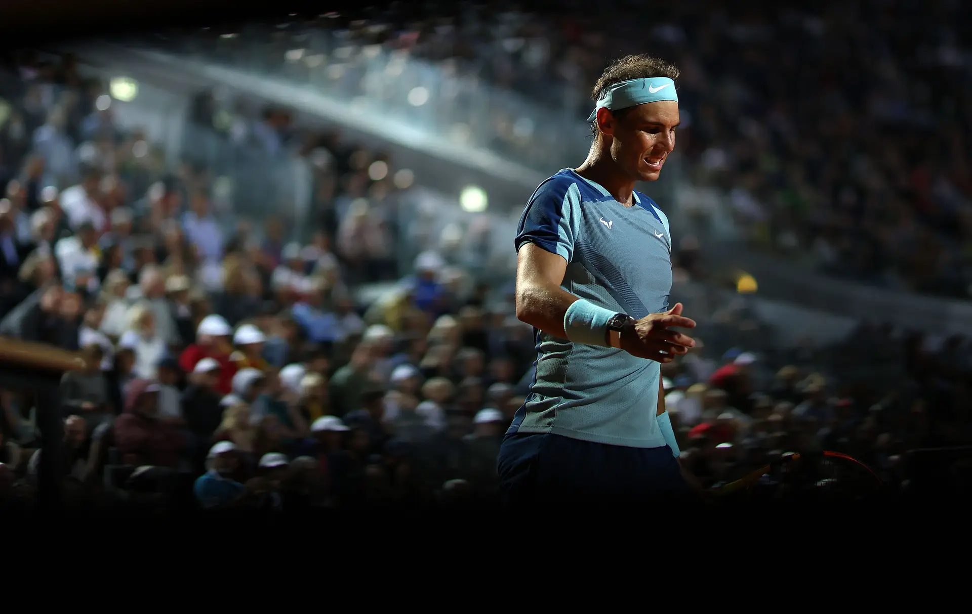 Rafael Nadal não está lesionado, ele convive com uma lesão. E a dor está a roubar-lhe tempo