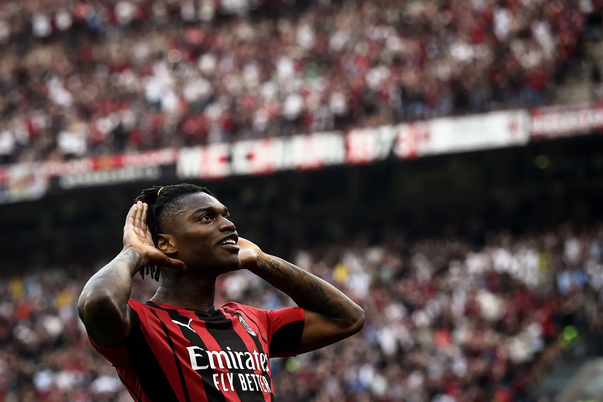 O AC Milan é campeão italiano 11 anos depois - e Rafael Leão foi eleito o melhor jogador da Serie A