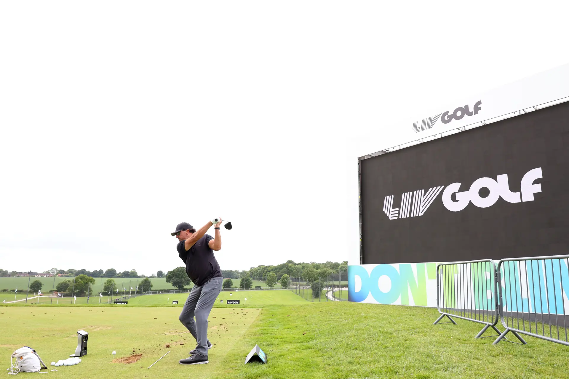 Guerra aberta no golfe: PGA Tour suspende todos os jogadores que atuarem no novo circuito financiado pela Arábia Saudita