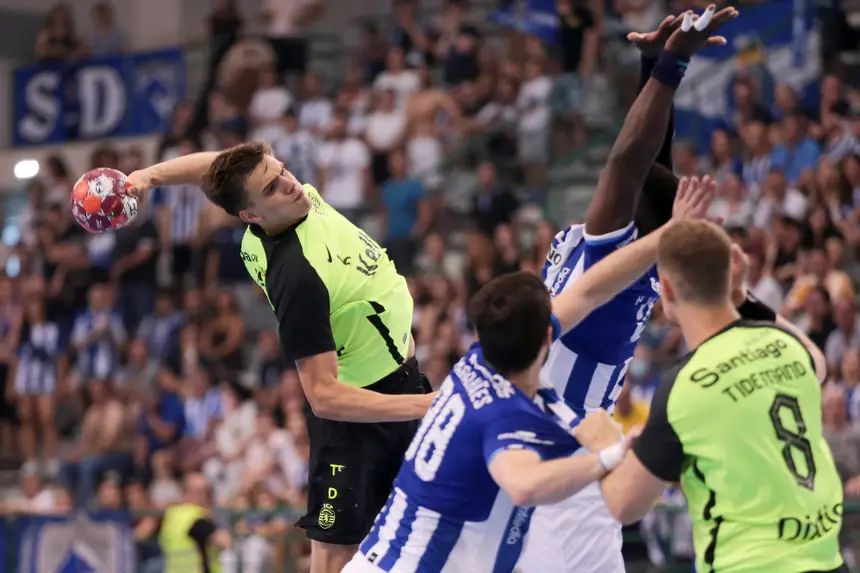 Porto vence Sporting e conquista Taça da Liga de Portugal pela