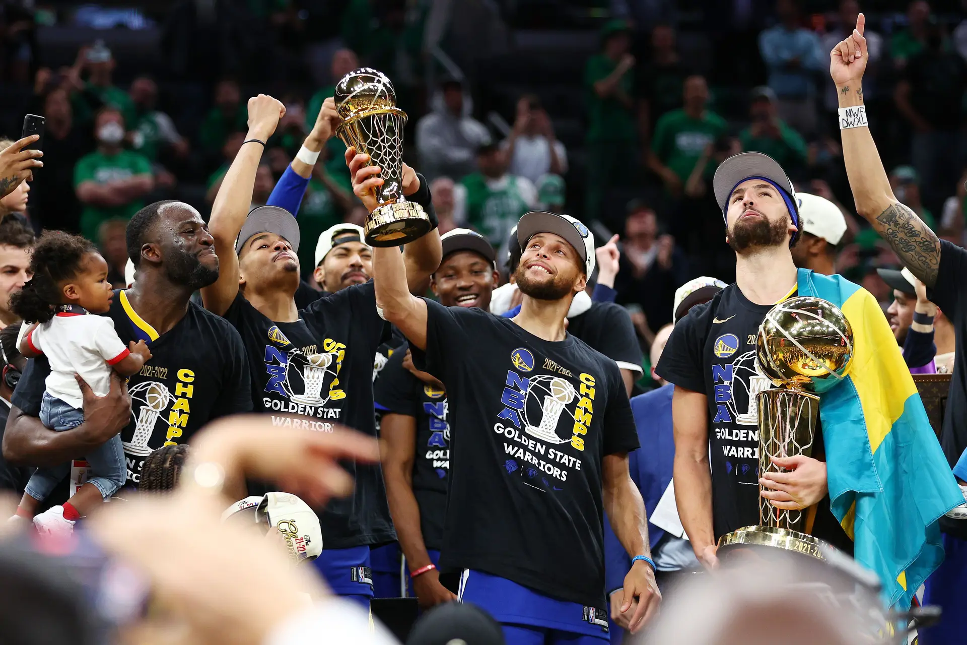 NBA: Durant e Thompson deixam Warriors a uma vitória das meias-finais - CNN  Portugal