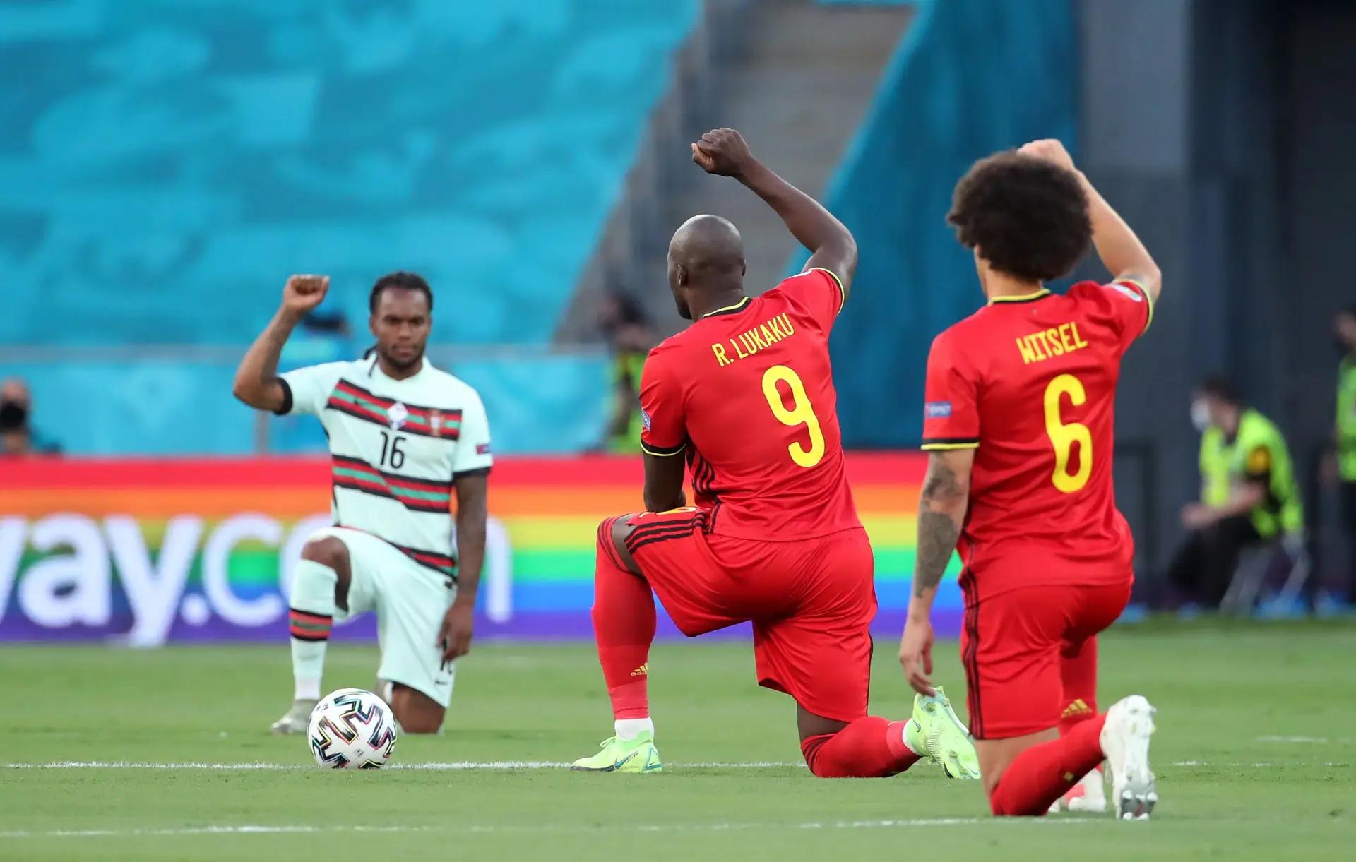 Mais de metade dos jogadores que estiveram nas meias-finais e finais do Euro2020 e CAN2021 alvo de comentários racistas e homofóbicos