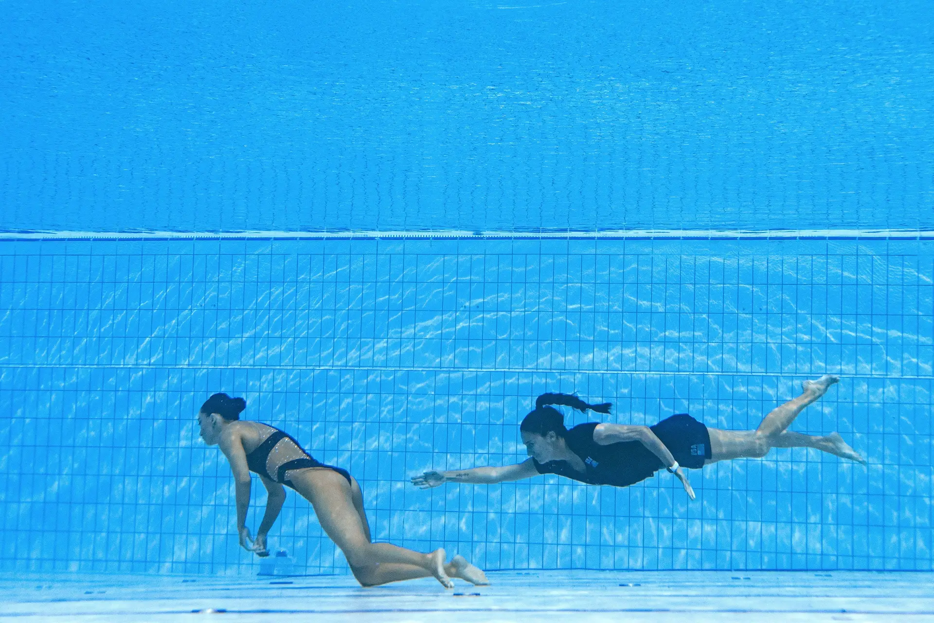 A nadadora Anita Alvarez desmaiou na piscina depois de competir nos Mundiais e o rápido mergulho da treinadora salvou-lhe a vida