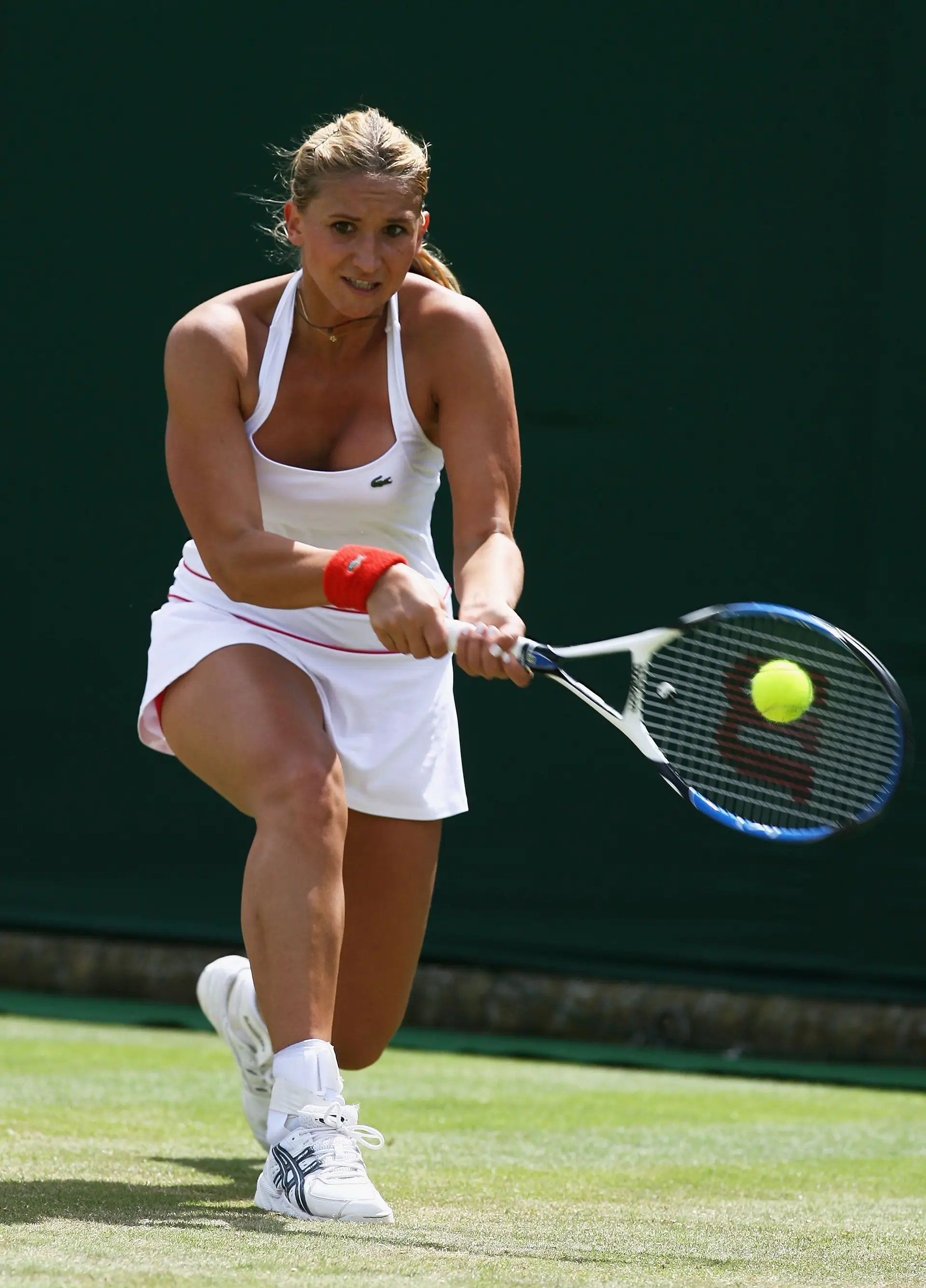 Em 2007, Tatiana Golovin usou calções vermelhos numa partida em Wimbledon e foi repreendida