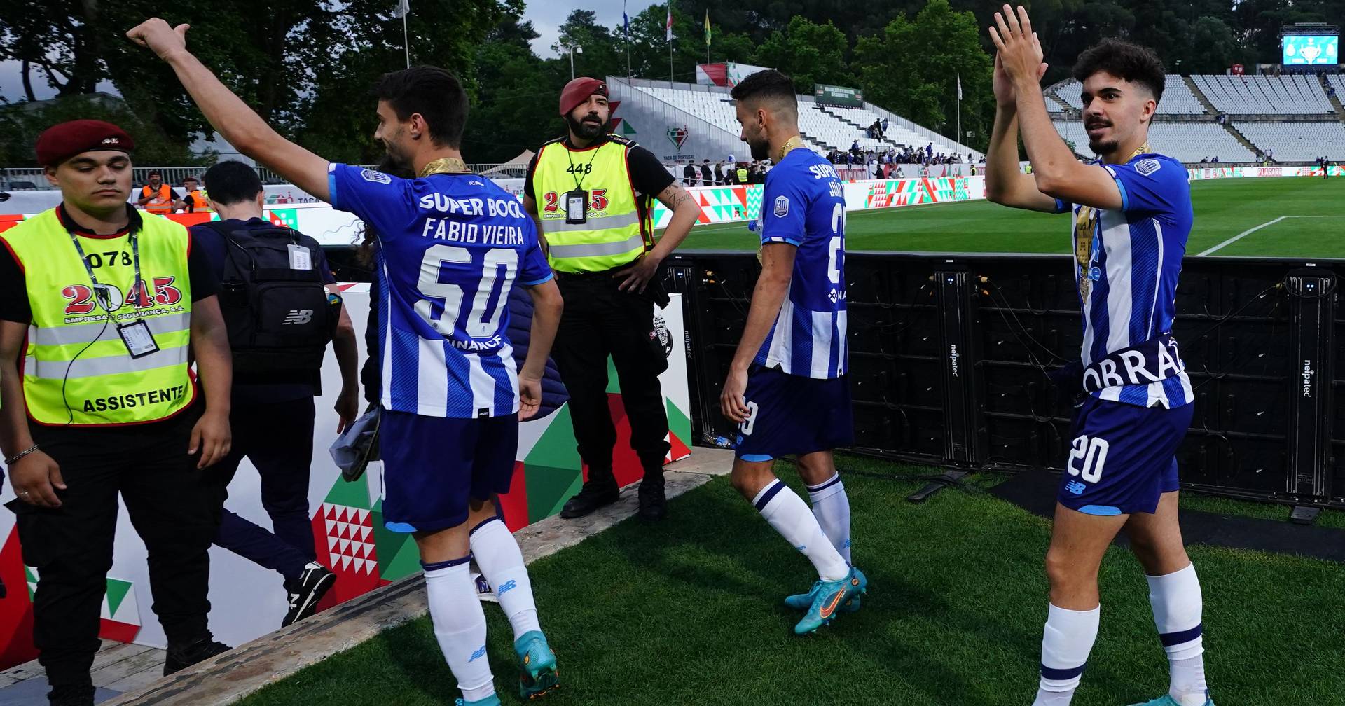 Sete jogos depois, Vitinha fica sem treinador no Marseille