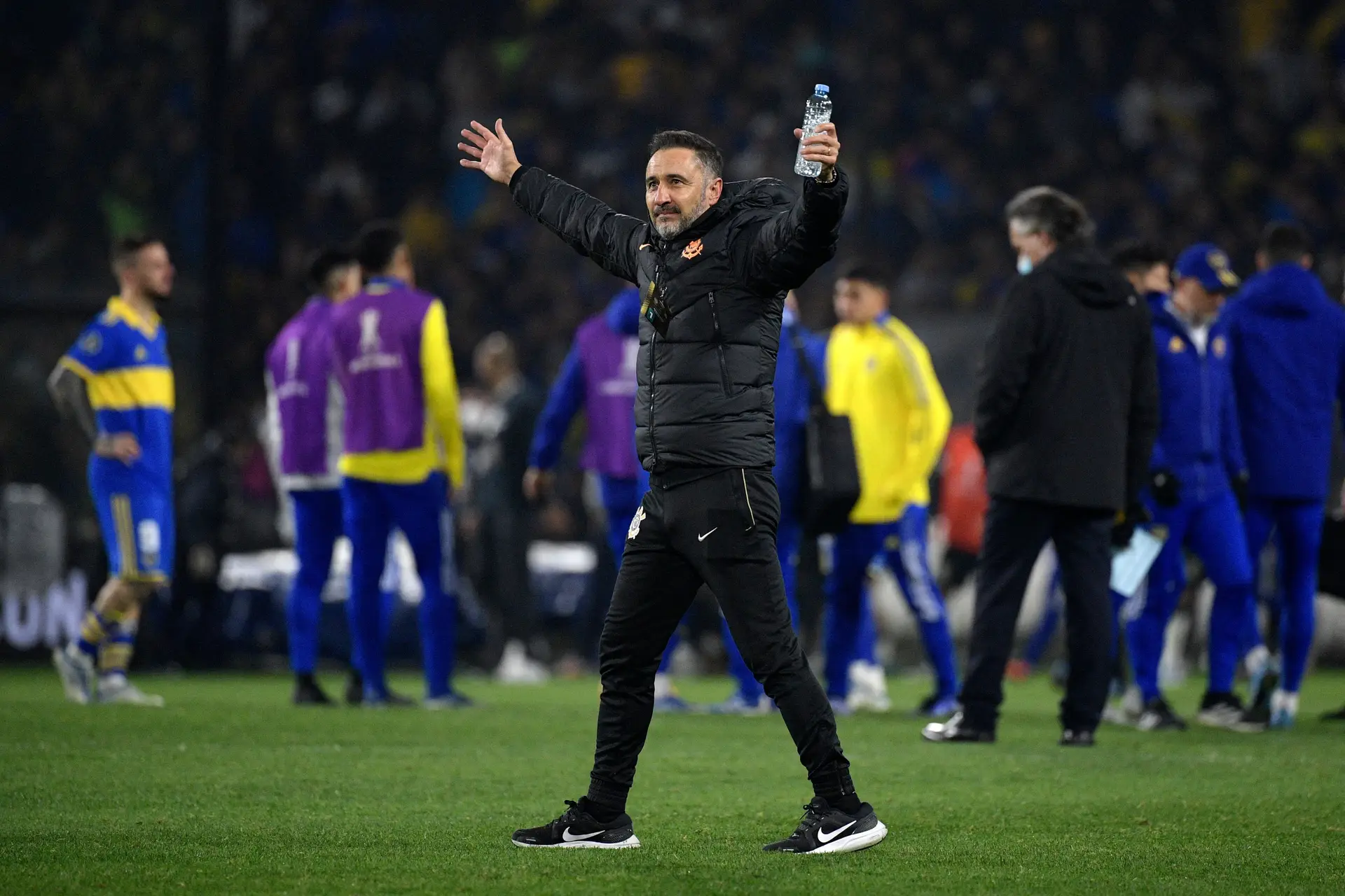 “Vai ficar na história”. Corinthians de Vítor Pereira iguala feito do Santos de Pelé e elimina Boca Juniors da Taça Libertadores