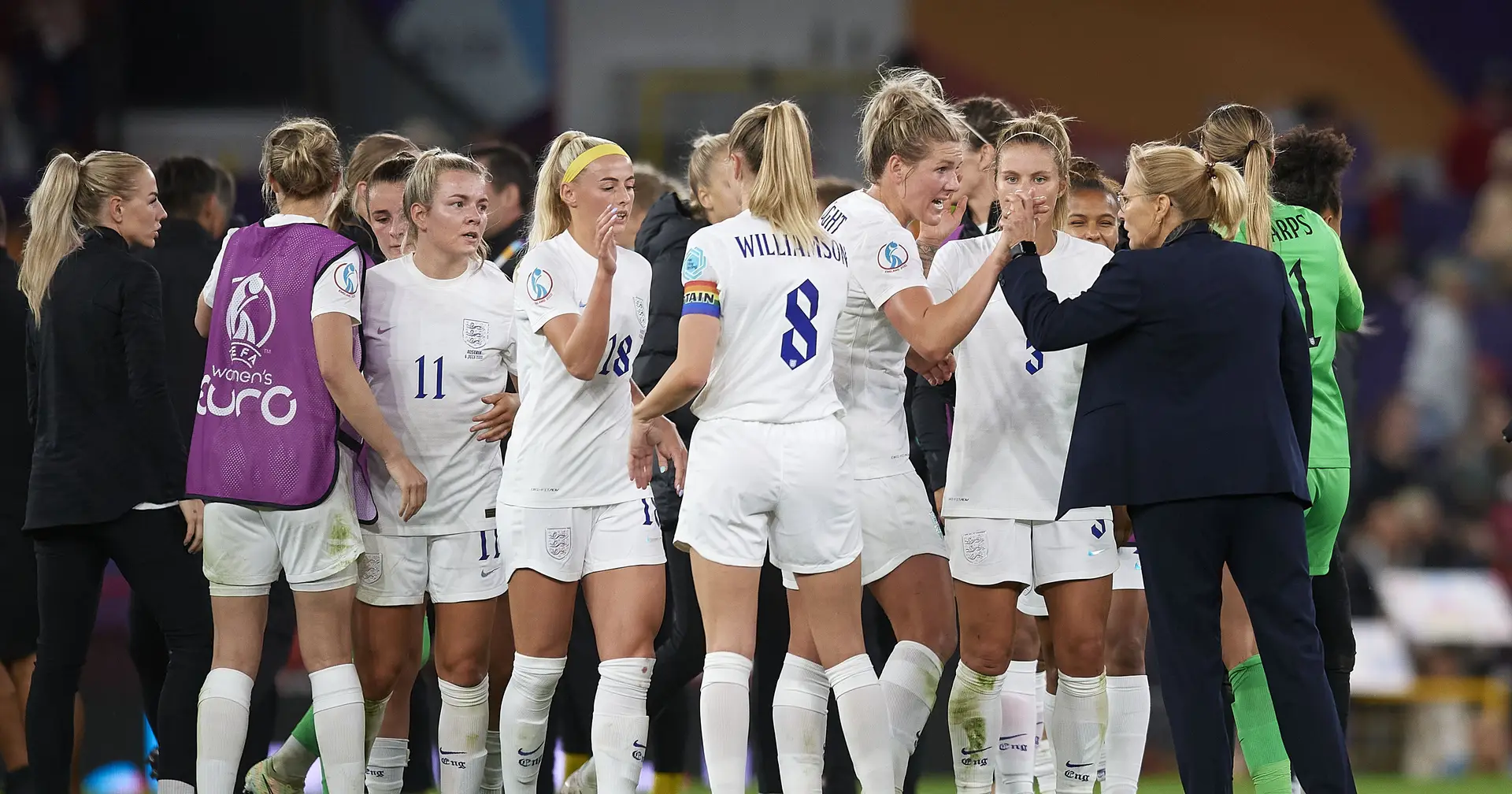 Jogadoras da seleção inglesa colocam a hipótese de não usar calções brancos  devido à menstruação | Tribuna Expresso