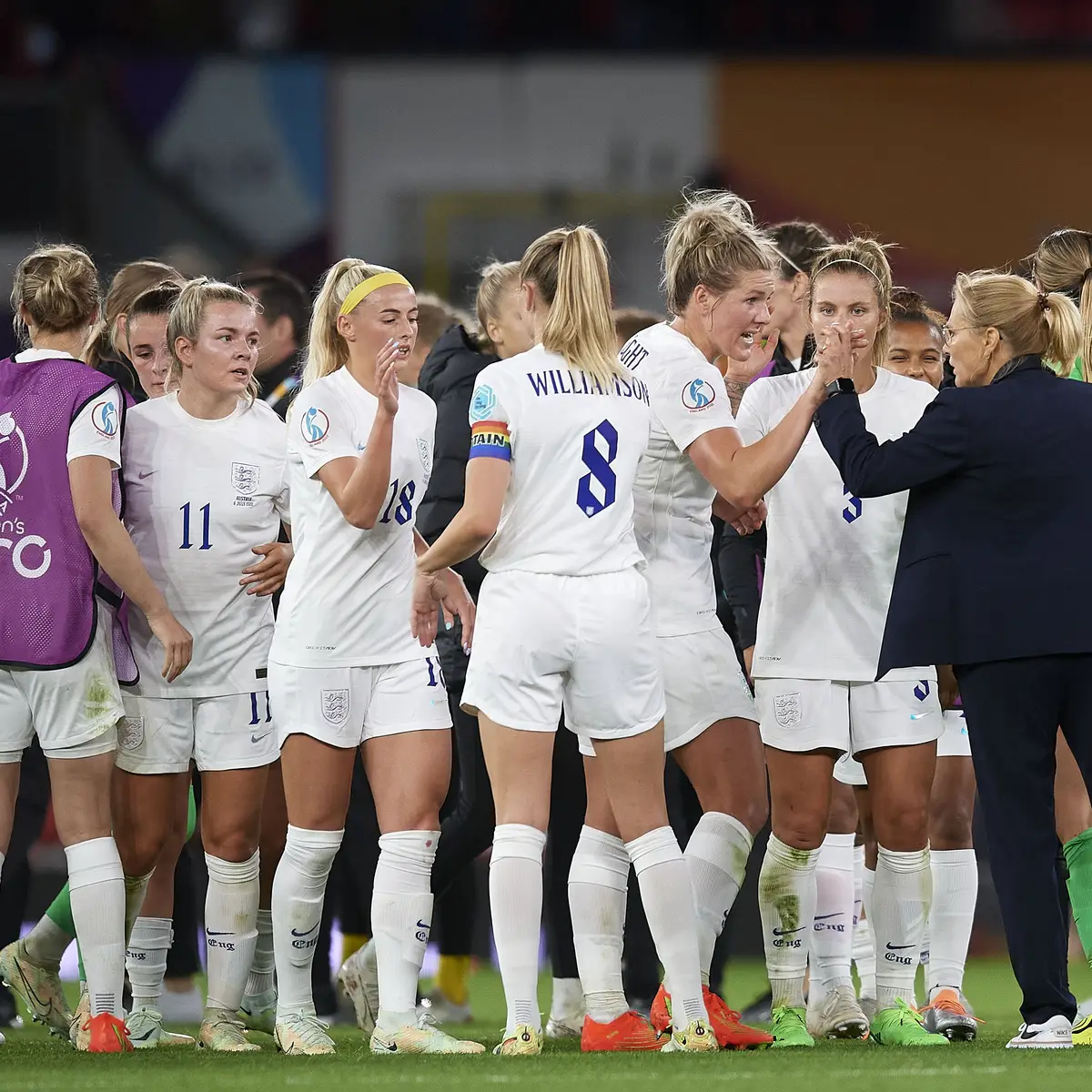 Jogadoras da seleção inglesa colocam a hipótese de não usar calções brancos  devido à menstruação | Tribuna Expresso