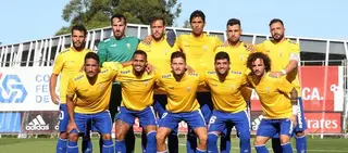 Com a equipa do Estoril Praia na época 2019/20. Rodrigo é o 3 atrás à esquerda
