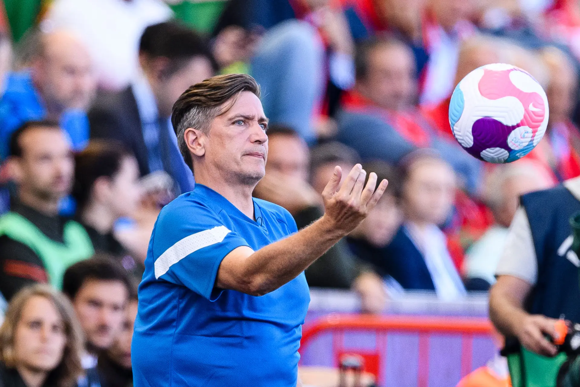 Nils Nielsen: “É mau que as jogadoras tenham de sair do seu país muito jovens para melhorarem. Os clubes devem assumir responsabilidades”