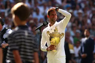 Apesar do bromance, o sábio Djokovic castigou o caos de Kyrgios na final de Wimbledon