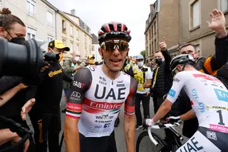 O ciclista Rafal Majka testou positivo à covid-19, mas foi autorizado a continuar no Tour de France