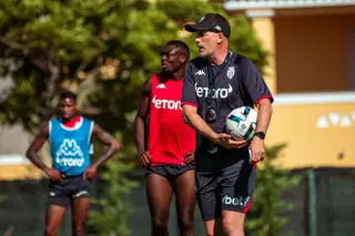 Philippe Clement, tricampeão na Bélgica, em Lagos