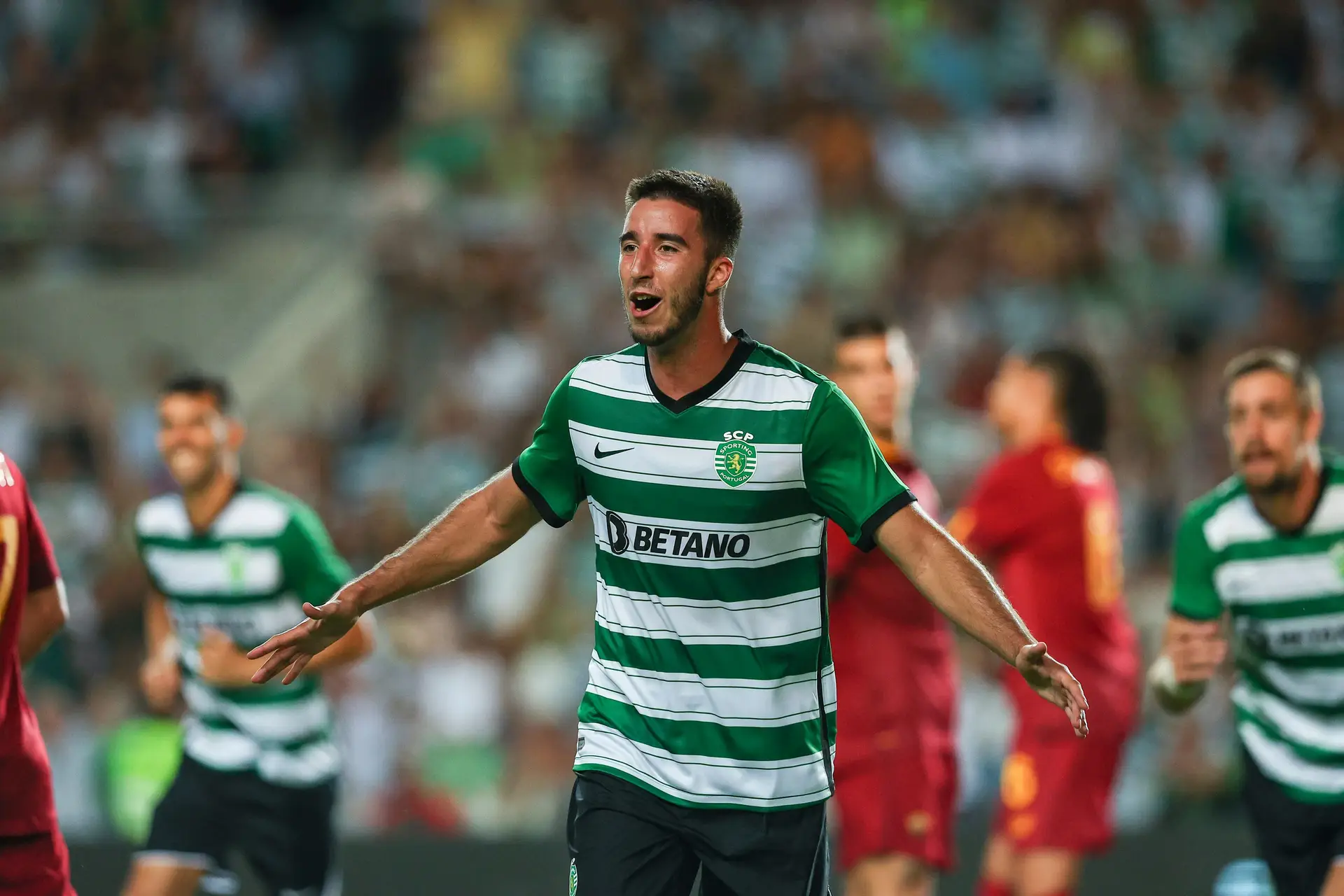Entre quezílias e arrufos, o Sporting ganhou à Roma