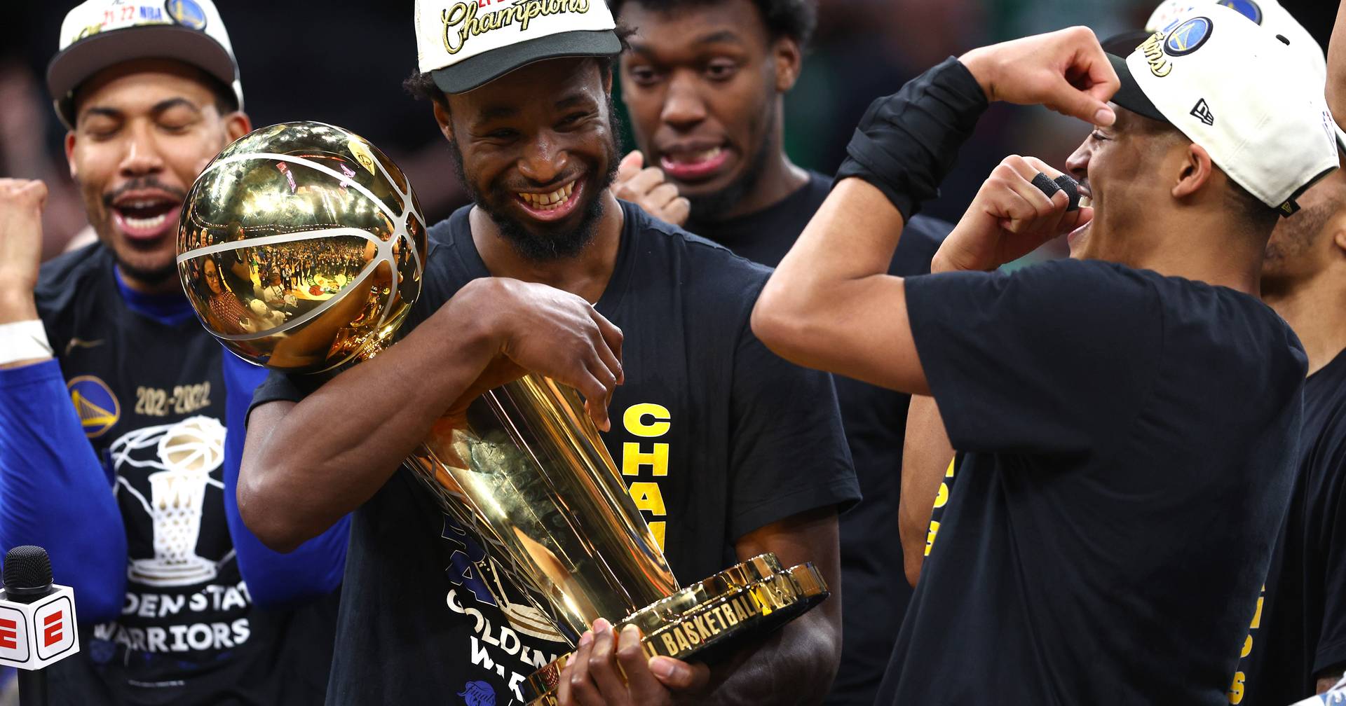Golden State Warriors vence o Denver Nuggets e Curry supera marca de 20 mil  pontos na NBA - Estadão
