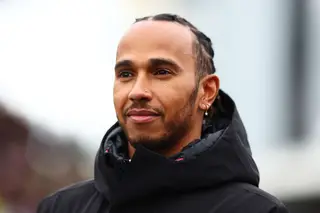 Espetáculos à chuva, aulas de defesa e recuperações improváveis: os 10 melhores momentos de Lewis Hamilton, no fim de semana da corrida 300